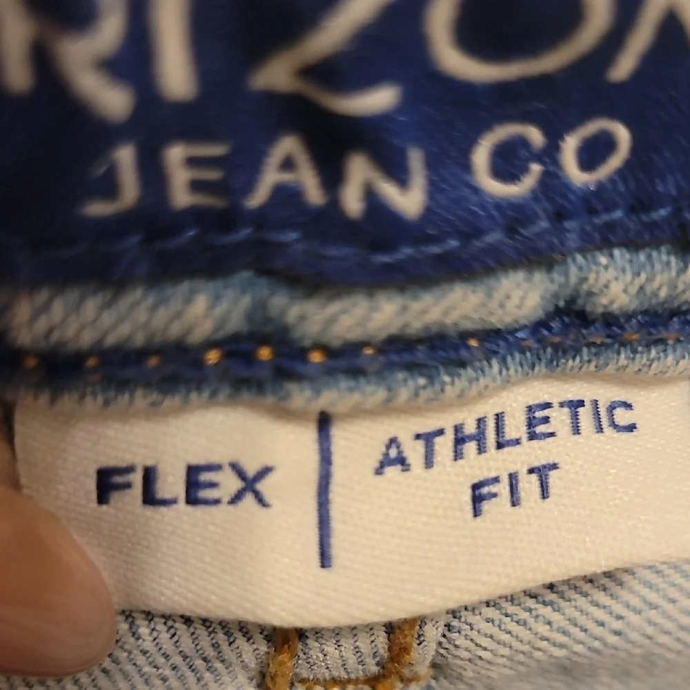Arizona Jean Company Men's Light Blue Jeans